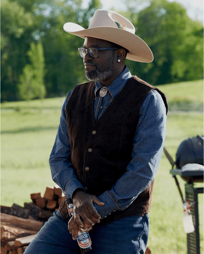 Poker Face 2023 Lil Rel Howery Brown Vest 1 Poker Face 2023 Lil Rel Howery Brown Vest
