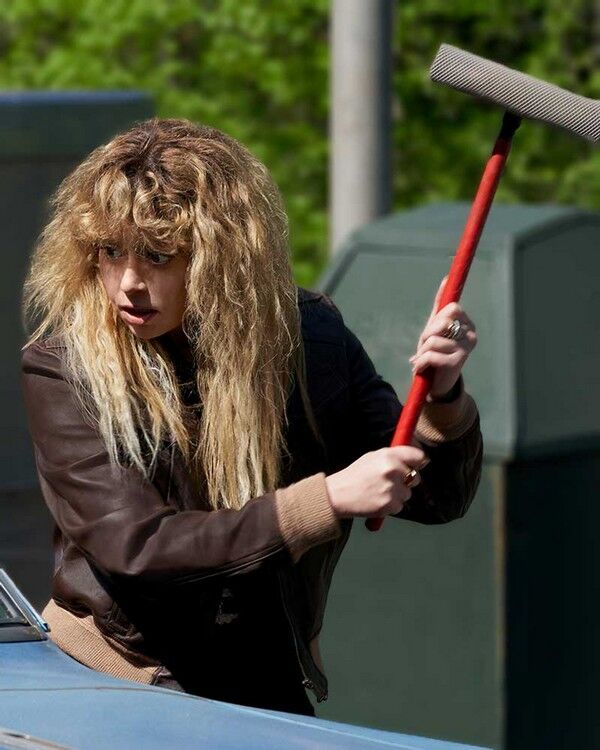 Poker Face 2023 Natasha Lyonne Brown Bomber Jacket 2 Poker-Face-2023-Natasha-Lyonne-Brown-Leather-Jacket-1__97451