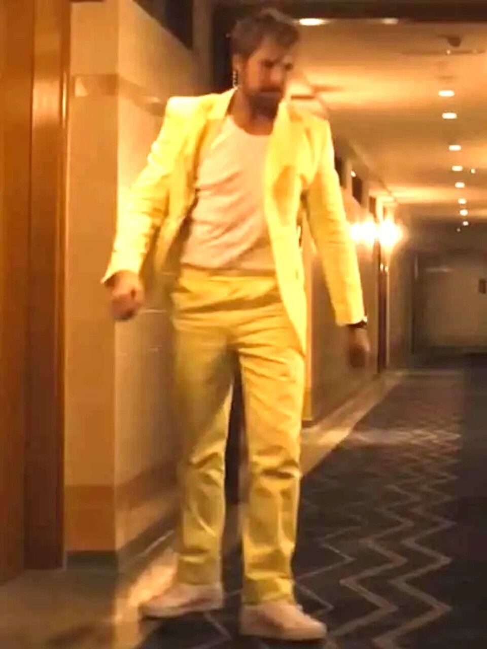 Ryan Gosling The Fall Guy Yellow Suit 3 Ryan Gosling The Fall Guy Yellow Suit - Image 3